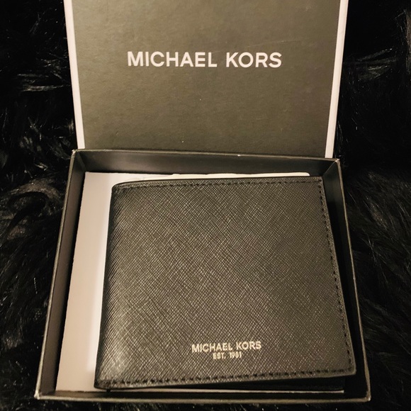 Michael Kors wallet - Picture 2 of 2